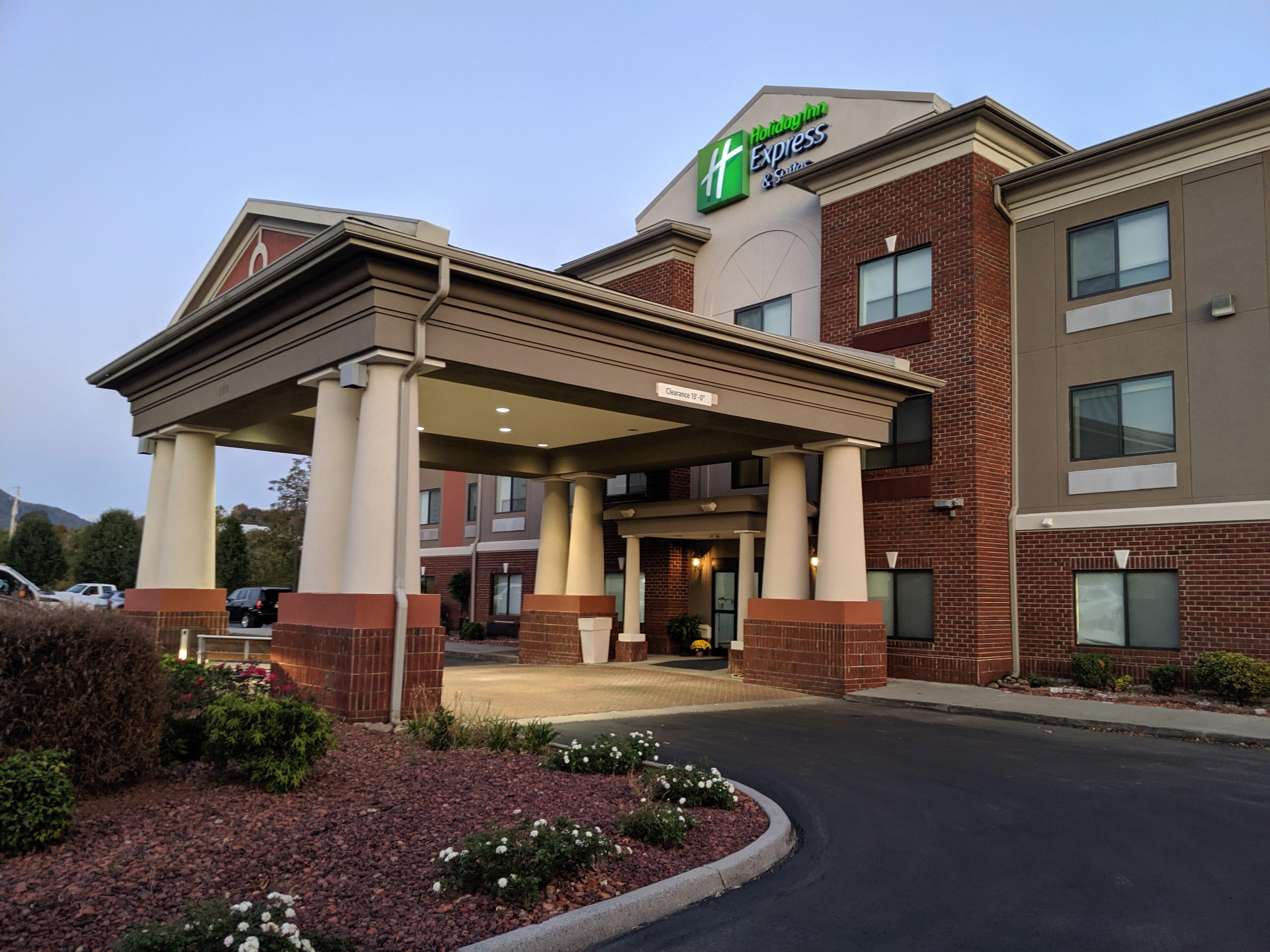 Holiday Inn Express Hotel & Suites Claypool Hill -Richlands Area By Ihg Pounding Mill Εξωτερικό φωτογραφία